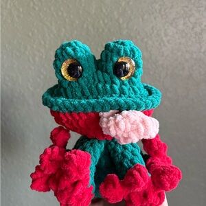 🐸Handmade crochet frog-Red & Green Gold hand painted eyes